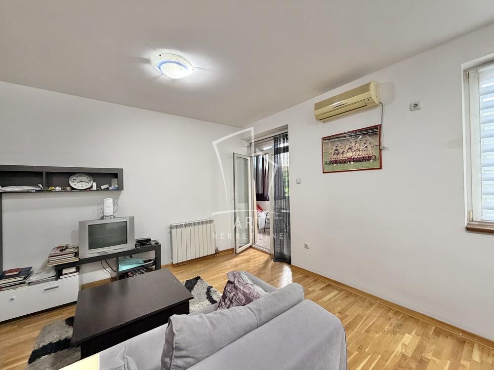 Stan na prodaju u Beogradu, Višnjička banja, dvosoban, 42m2, cena 140000 evra