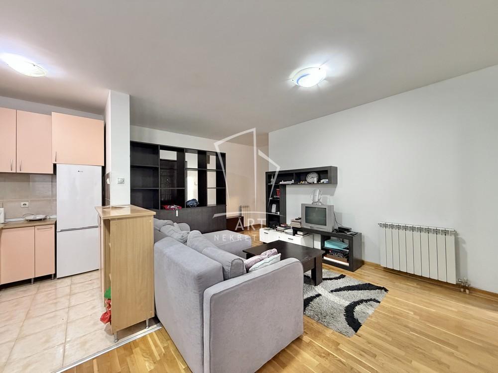 Stan na prodaju u Beogradu, Višnjička banja, dvosoban, 42m2, cena 140000 evra