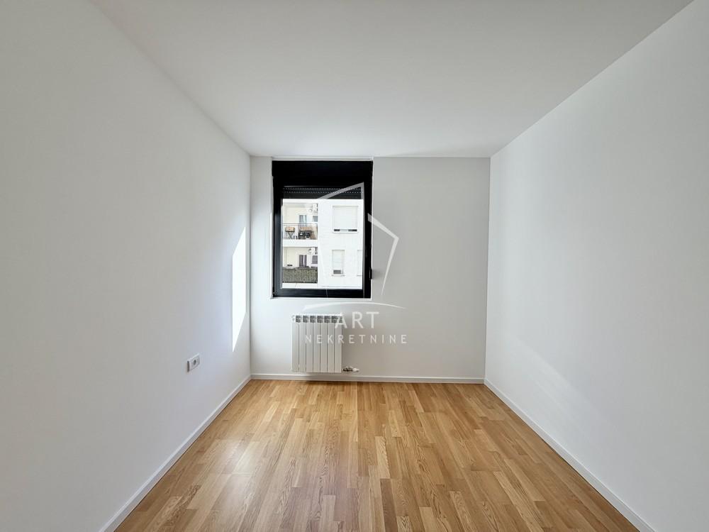 Stan na prodaju u Beogradu, Višnjička banja, trosoban, 67m2, cena 217000 evra