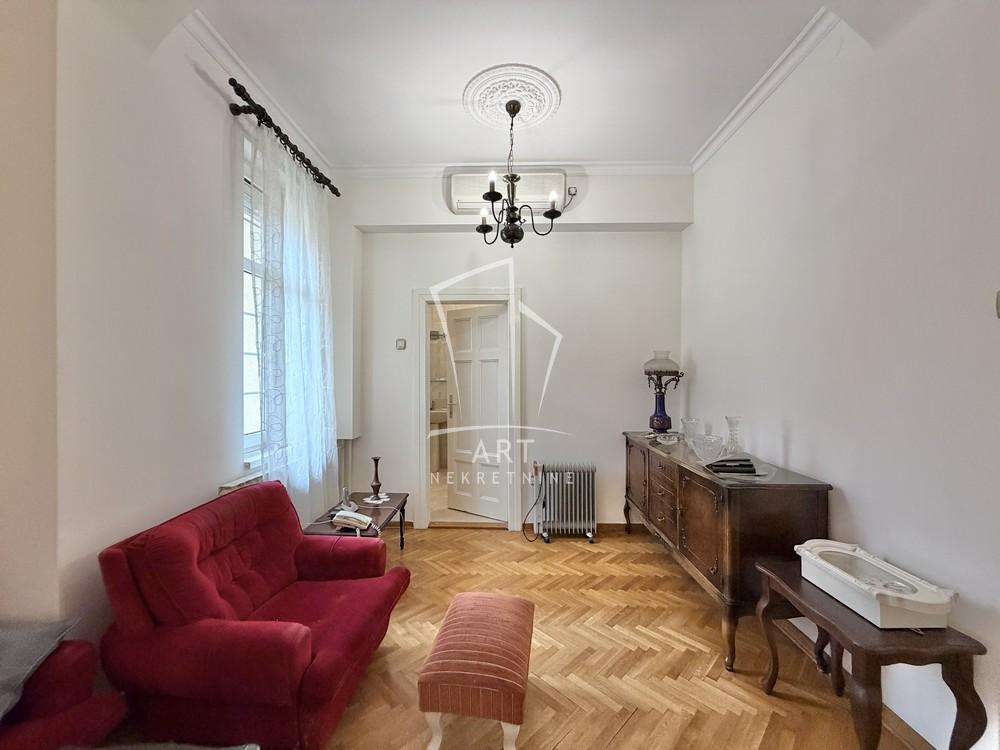 Stan na prodaju u Beogradu, Voždovac, cetvorosoban, 48m2, cena 355000 evra