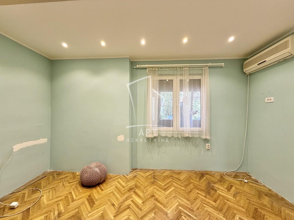 Stan na prodaju u Beogradu, Savski venac, dvosoban, 58m2, cena 203000 evra