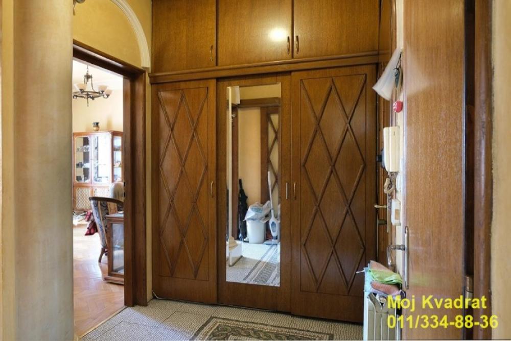 Stan na prodaju u Beogradu, Vračar (Centar), trosoban, 76m2, cena 385000 evra