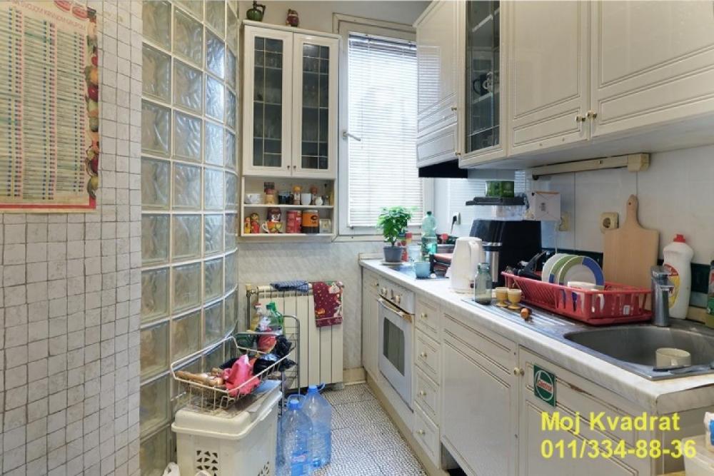 Stan na prodaju u Beogradu, Vračar (Centar), trosoban, 76m2, cena 385000 evra