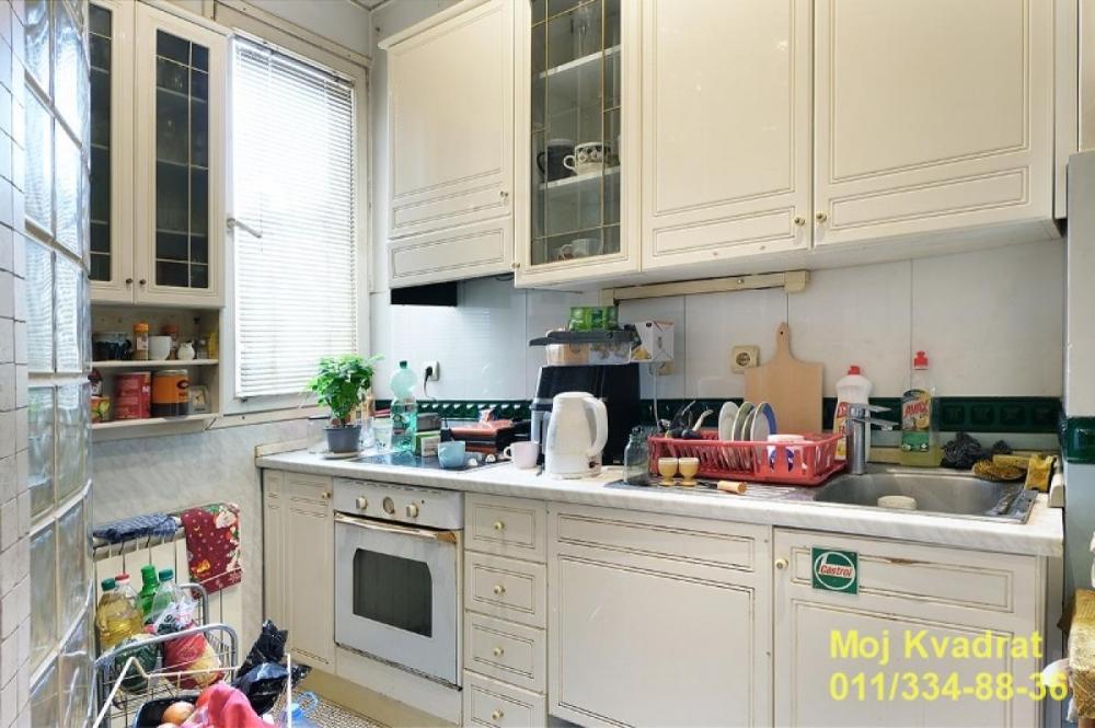 Stan na prodaju u Beogradu, Vračar (Centar), trosoban, 76m2, cena 385000 evra