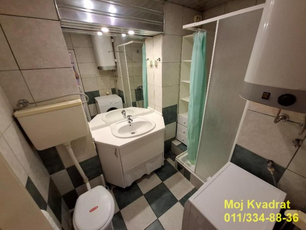 Stan na prodaju u Beogradu, Novi Beograd blok 70 (Kineski TC), jednoiposoban, 49m2, cena 185000 evra