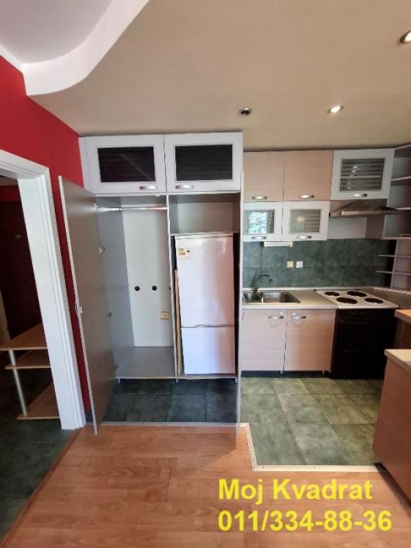 Stan na prodaju u Beogradu, Novi Beograd blok 70 (Kineski TC), jednoiposoban, 49m2, cena 185000 evra