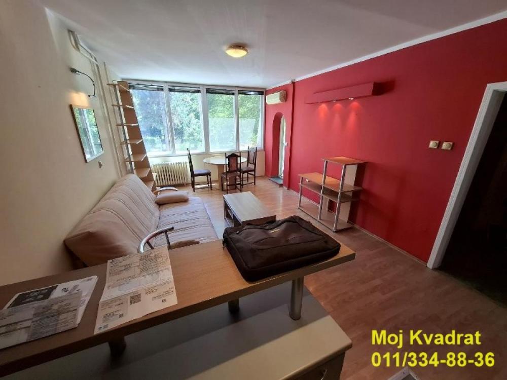 Stan na prodaju u Beogradu, Novi Beograd blok 70 (Kineski TC), jednoiposoban, 49m2, cena 185000 evra