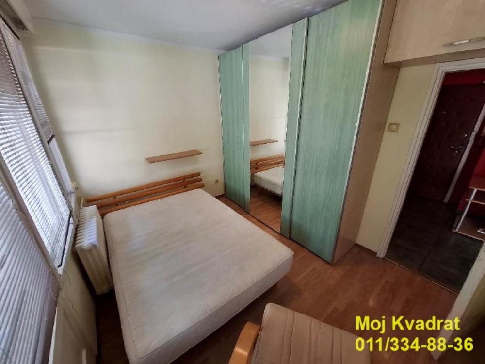 Stan na prodaju u Beogradu, Novi Beograd blok 70 (Kineski TC), jednoiposoban, 49m2, cena 185000 evra