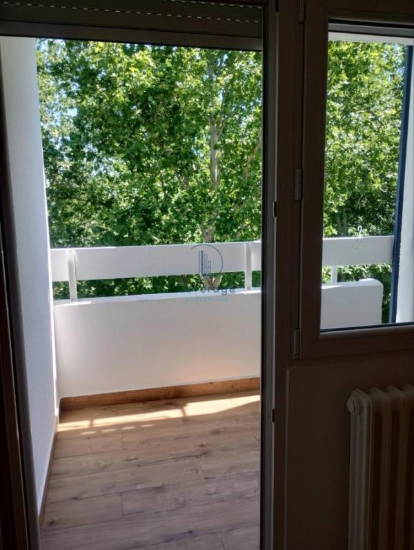 Stan na prodaju u Beogradu, Novi Beograd blok 63, jednoiposoban, 45m2, cena 179900 evra