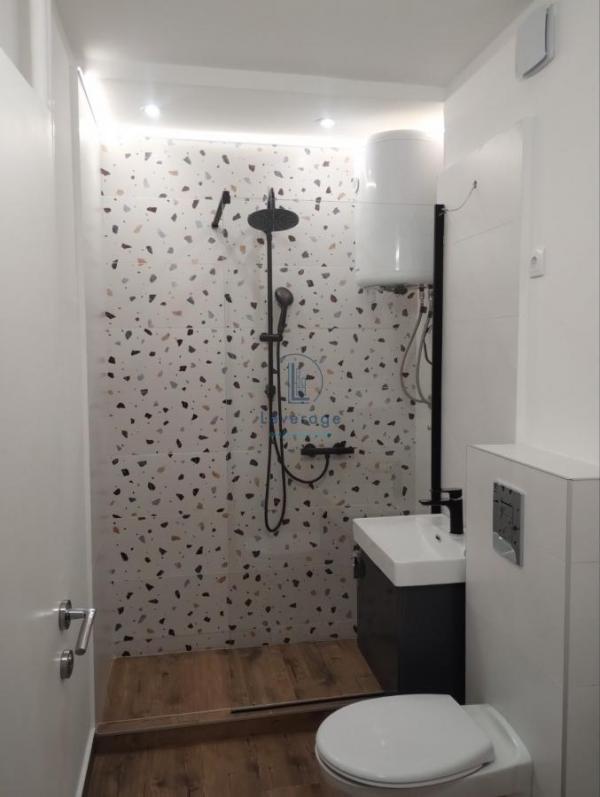 Stan na prodaju u Beogradu, Novi Beograd blok 63, jednoiposoban, 45m2, cena 179900 evra