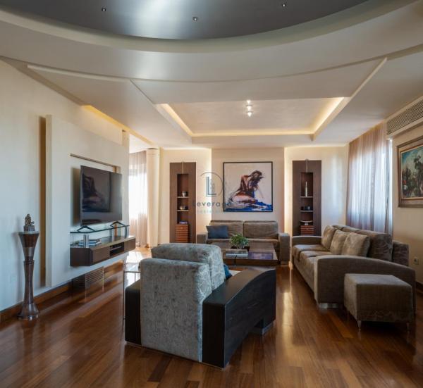 Stan na prodaju u Beogradu, Banovo brdo, trosoban, 150m2, cena 480000 evra