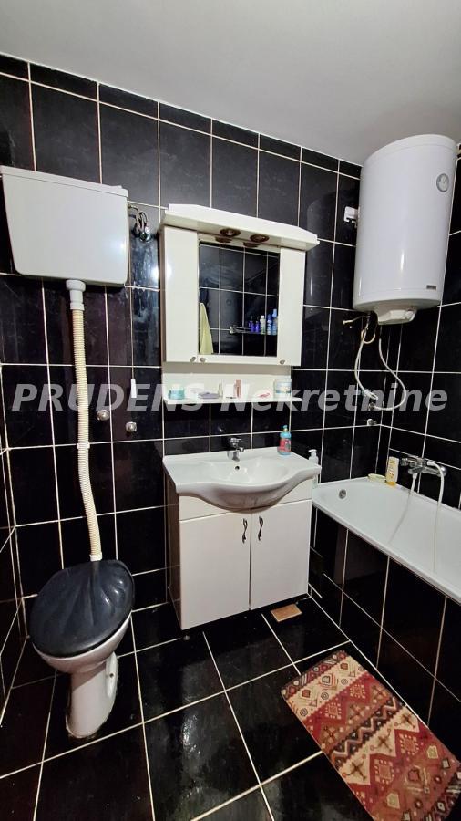 Stan na prodaju u Beogradu, Borča, dvosoban, 59m2, cena 123900 evra