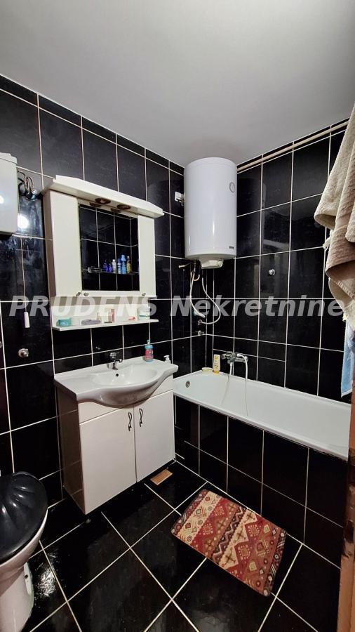 Stan na prodaju u Beogradu, Borča, dvosoban, 59m2, cena 123900 evra