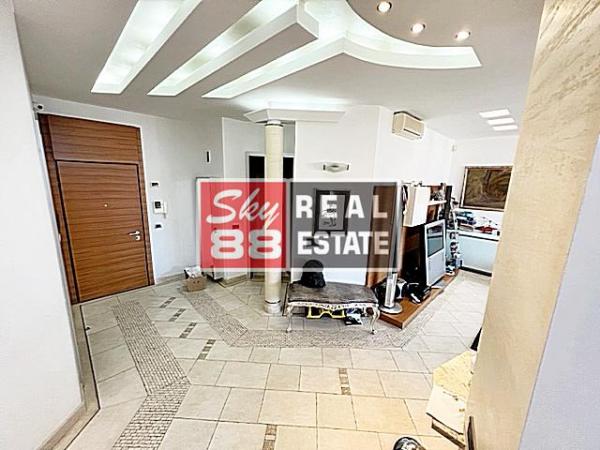 Stan na prodaju u Beogradu, Kalenić pijaca, 182m2, cena 890000 evra