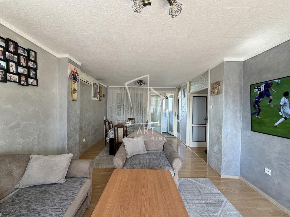 Stan na prodaju u Beogradu, Novi Beograd blok 63, dvoiposoban, 75m2, cena 221250 evra