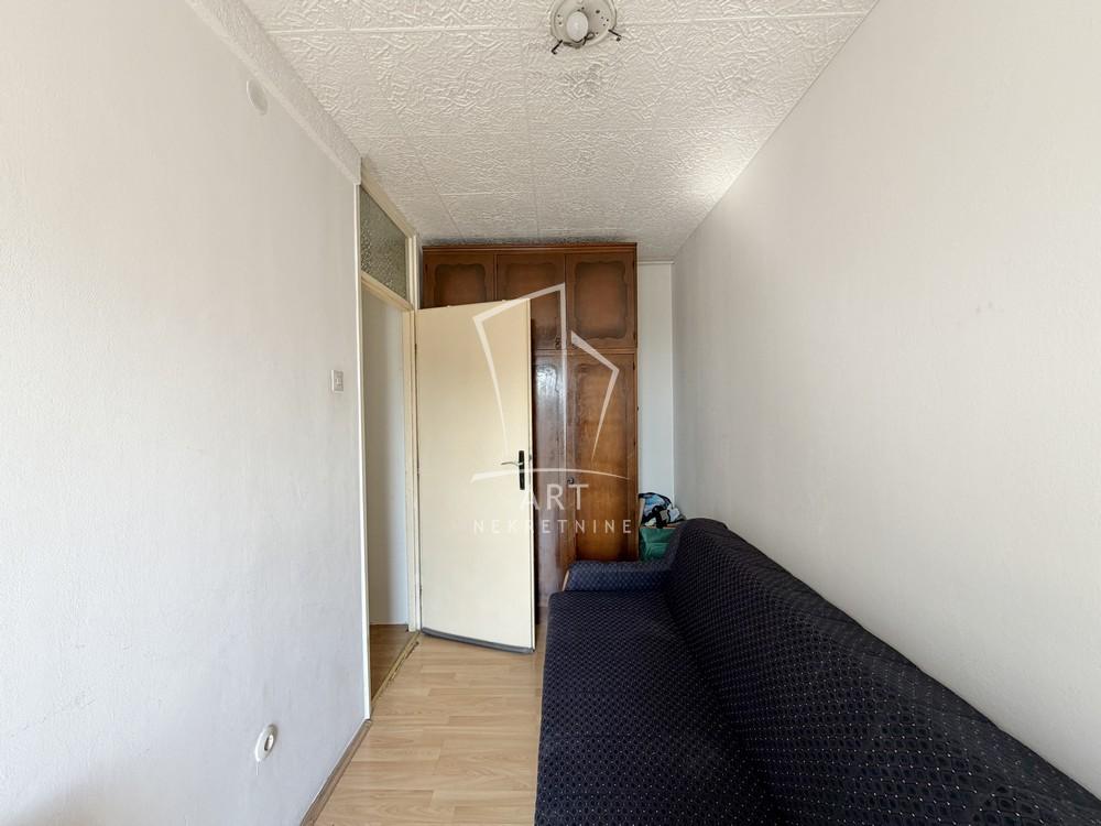 Stan na prodaju u Beogradu, Novi Beograd blok 63, dvoiposoban, 75m2, cena 221250 evra