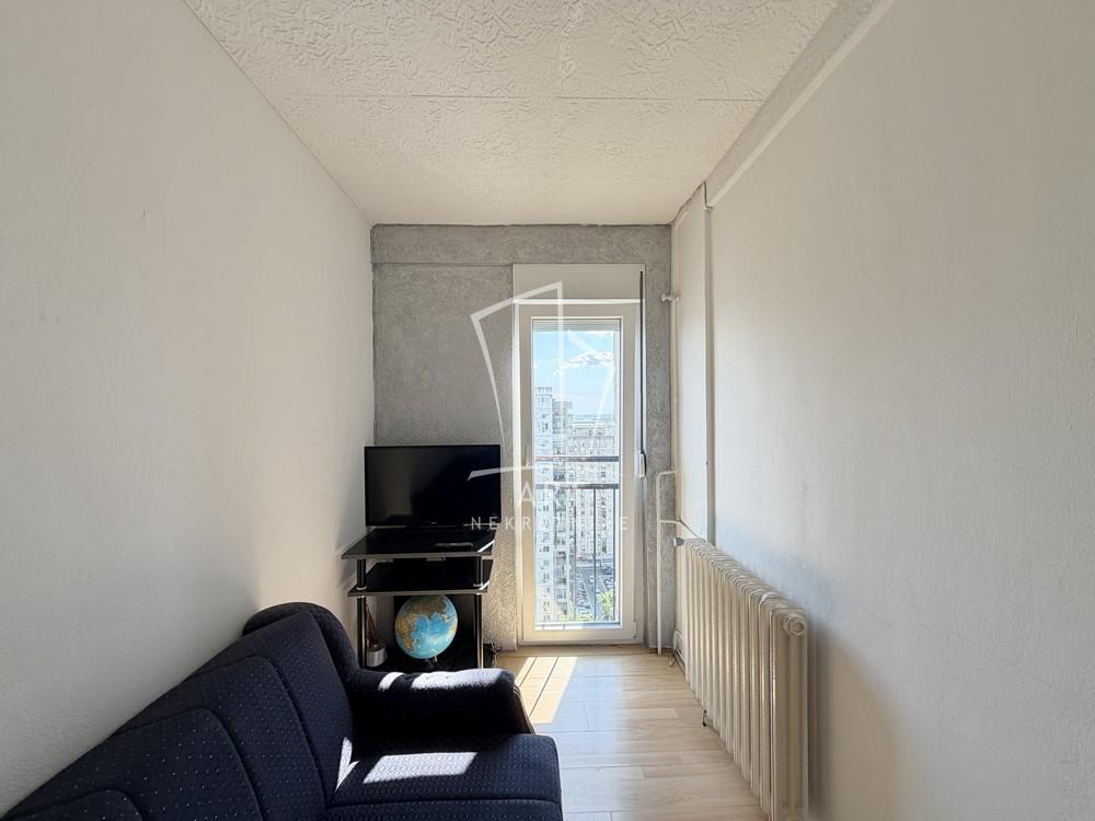 Stan na prodaju u Beogradu, Novi Beograd blok 63, dvoiposoban, 75m2, cena 221250 evra