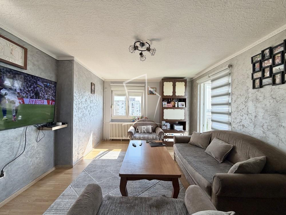 Stan na prodaju u Beogradu, Novi Beograd blok 63, dvoiposoban, 75m2, cena 221250 evra