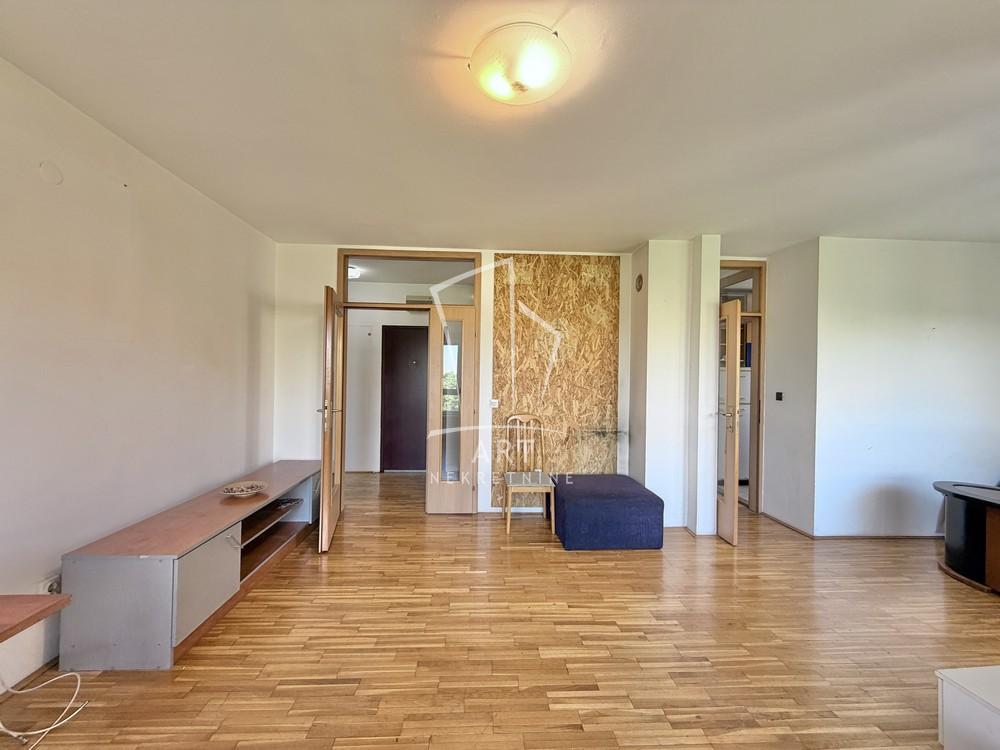 Stan na prodaju u Beogradu, Banovo brdo, dvosoban, 56m2, cena 179000 evra