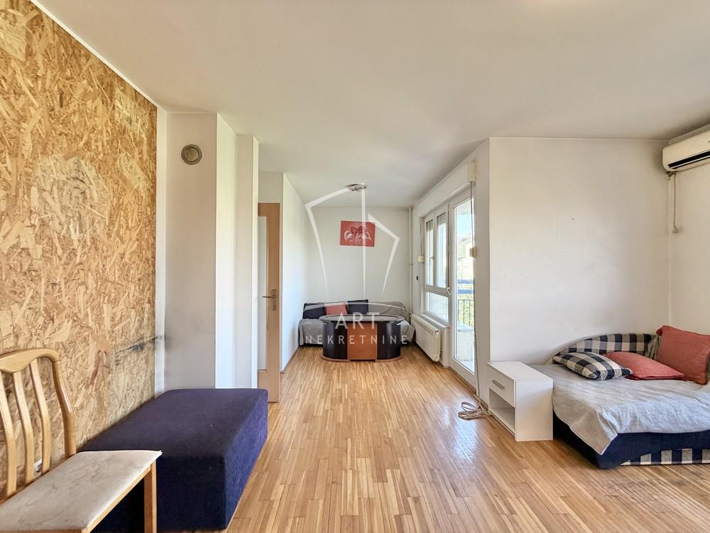 Stan na prodaju u Beogradu, Banovo brdo, dvosoban, 56m2, cena 179000 evra