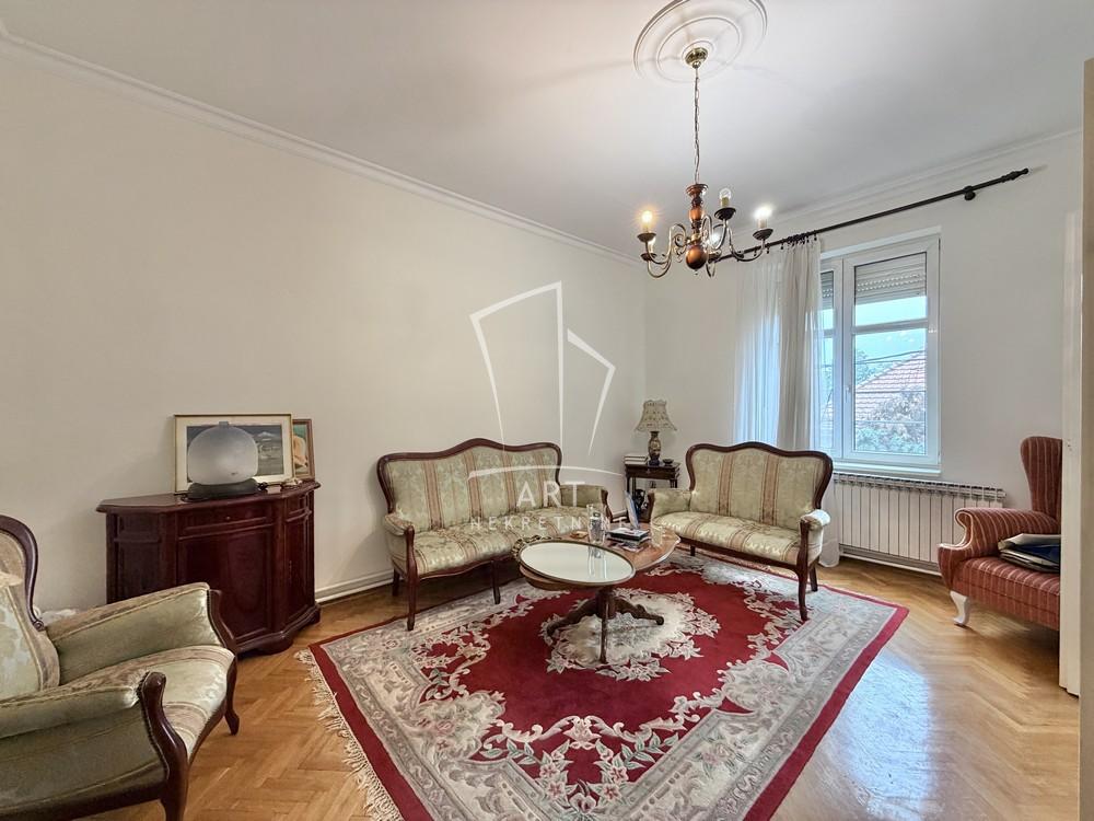 Stan na prodaju u Beogradu, Voždovac, cetvorosoban, 96m2, cena 355000 evra