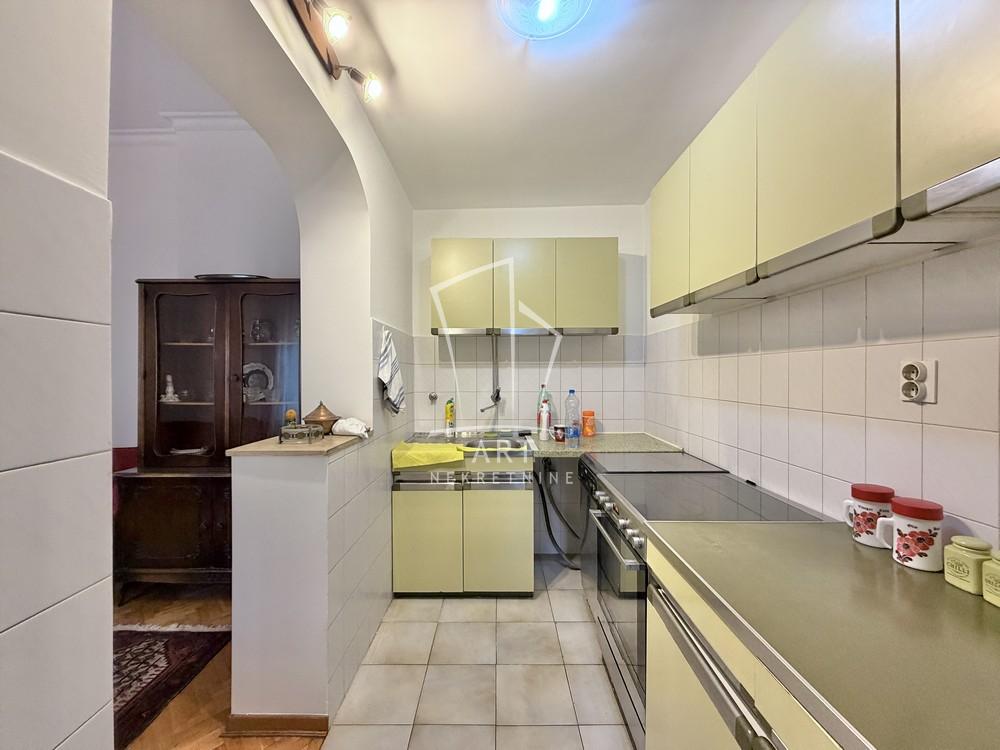 Stan na prodaju u Beogradu, Voždovac, cetvorosoban, 96m2, cena 355000 evra