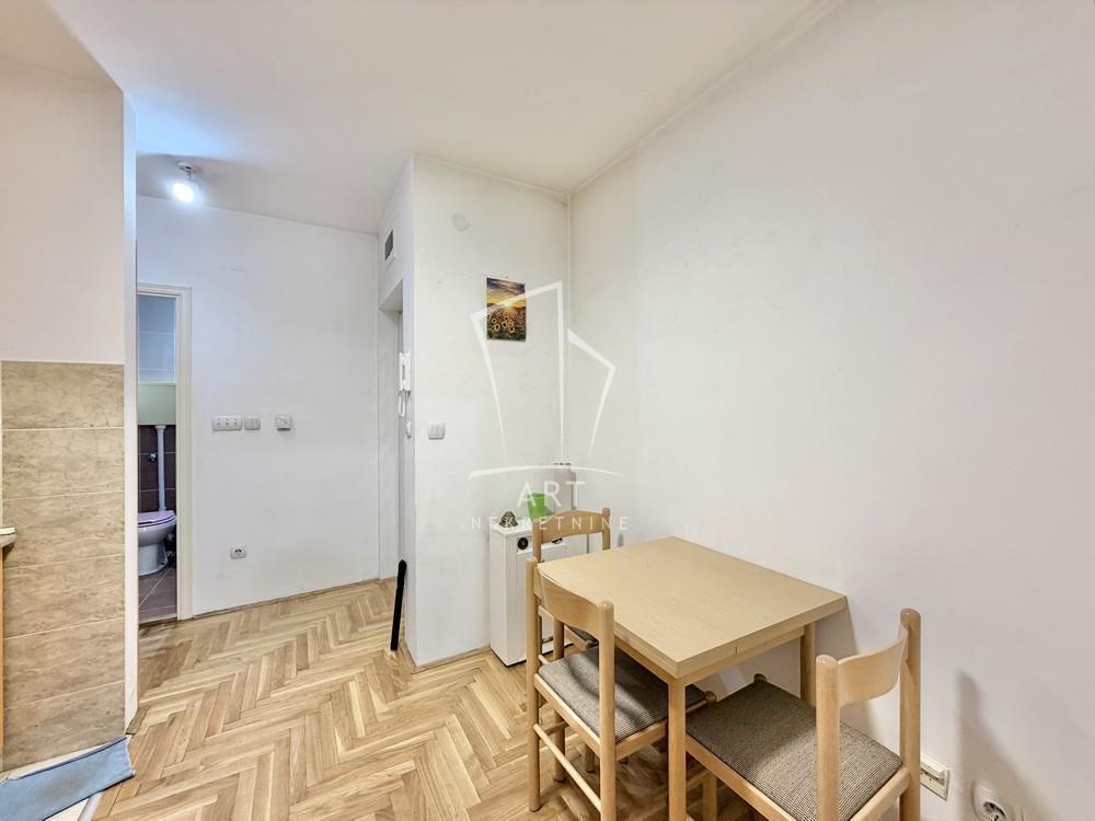Stan na prodaju u Beogradu, Zvezdara 2, jednosoban, 25m2, cena 132000 evra