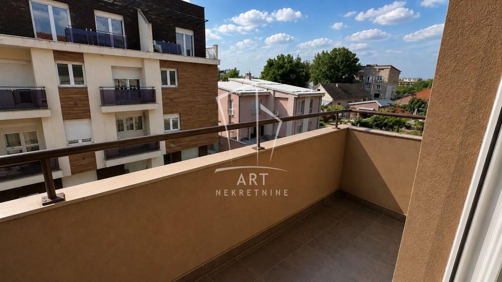 Stan na prodaju u Beogradu, Gornji grad, trosoban, 84m2, cena 304500 evra