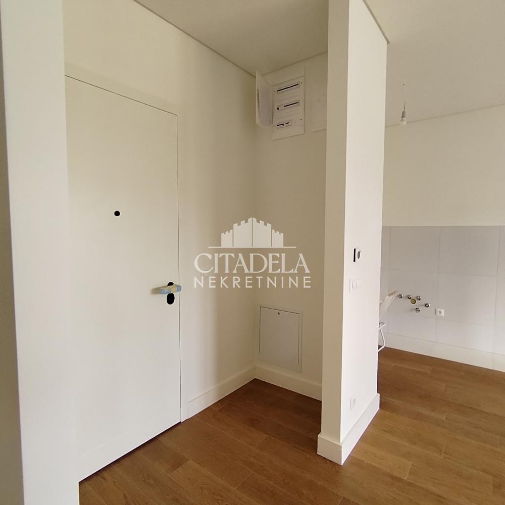 Stan na prodaju u Beogradu, Banovo brdo, dvosoban, 51m2, cena 245000 evra