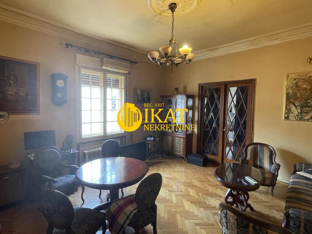 Stan na prodaju u Beogradu, Vračar, trosoban, 76m2, cena 385000 evra