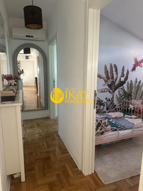 Stan na prodaju u Beogradu, Olimp, trosoban, 60m2, cena 228000 evra