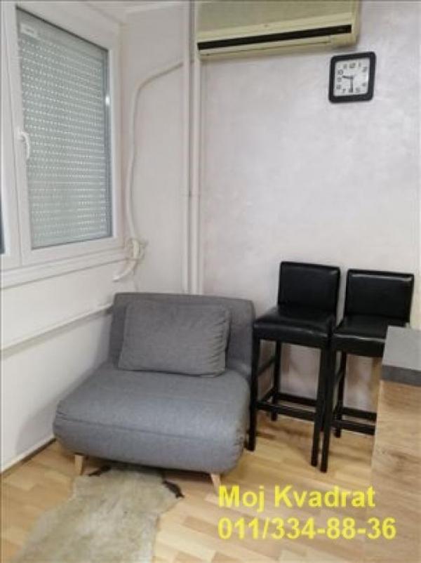 Stan na prodaju u Beogradu, Novi Beograd blok 32 (Crkva Sv. Dimitrija), jednosoban, 21m2, cena 127500 evra