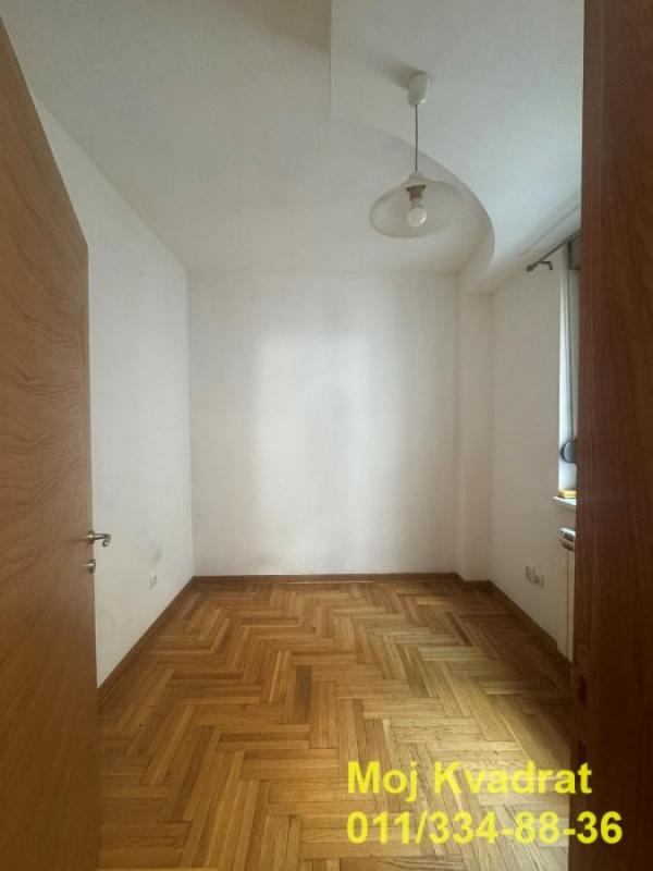 Stan na prodaju u Beogradu, Đeram pijaca, dvoiposoban, 57m2, cena 248500 evra