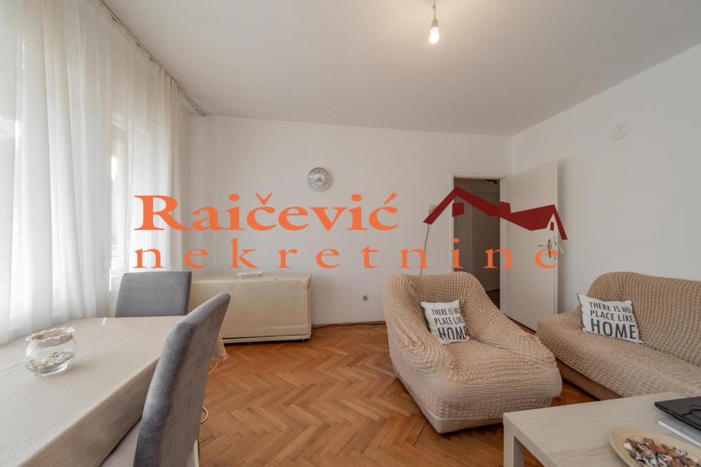 Stan na prodaju u Beogradu, Voždovac, troiposoban, 88m2, cena 180000 evra