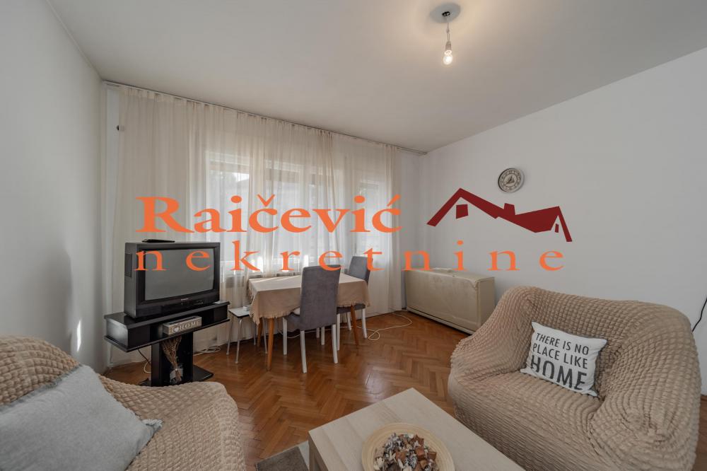 Stan na prodaju u Beogradu, Voždovac, troiposoban, 88m2, cena 180000 evra