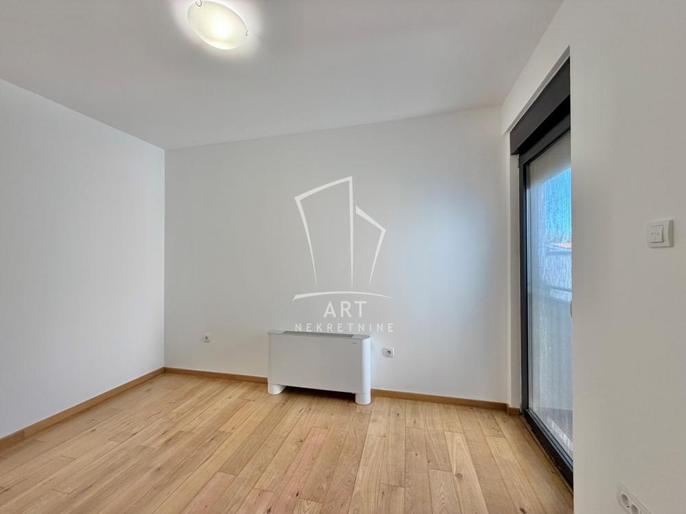Stan na prodaju u Beogradu, Autokomanda, cetvorosoban, 88m2, cena 415000 evra