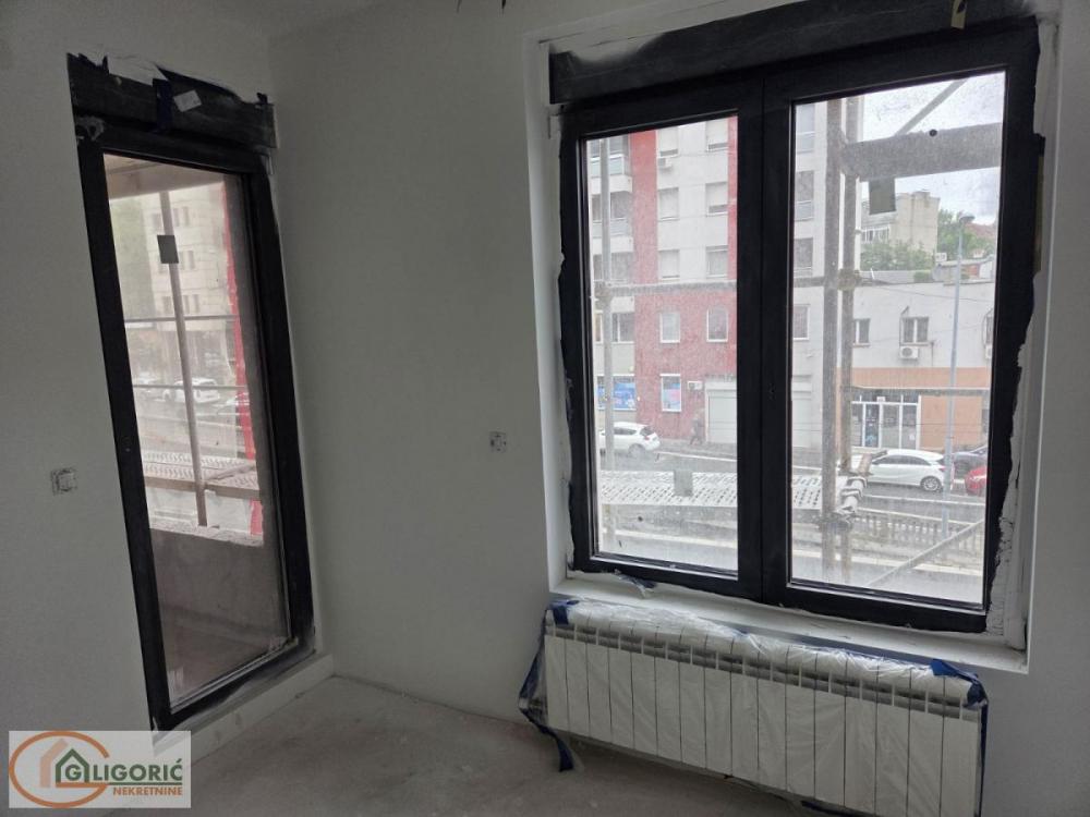 Stan na prodaju u Beogradu, Vukov spomenik, dvoiposoban, 57m2, cena 270000 evra