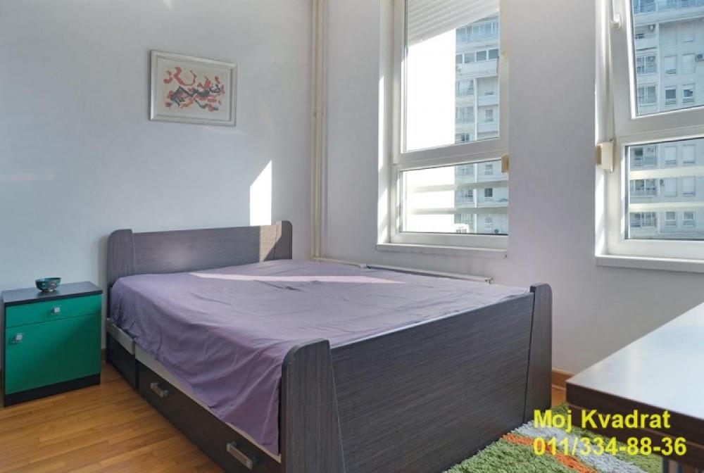 Stan na prodaju u Beogradu, Novi Beograd blok 67A (Belvile), jednoiposoban, 41m2, cena 220000 evra