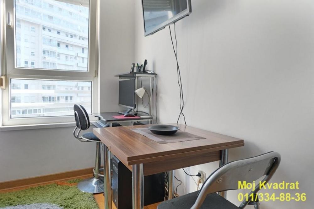 Stan na prodaju u Beogradu, Novi Beograd blok 67A (Belvile), jednoiposoban, 41m2, cena 220000 evra