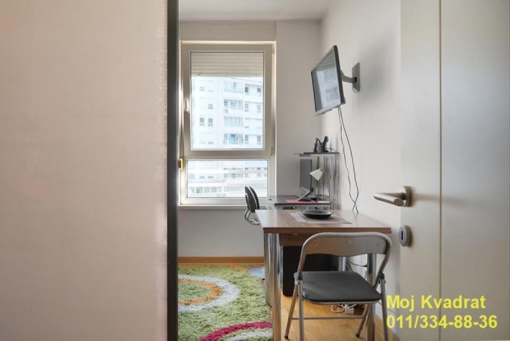 Stan na prodaju u Beogradu, Novi Beograd blok 67A (Belvile), jednoiposoban, 41m2, cena 220000 evra