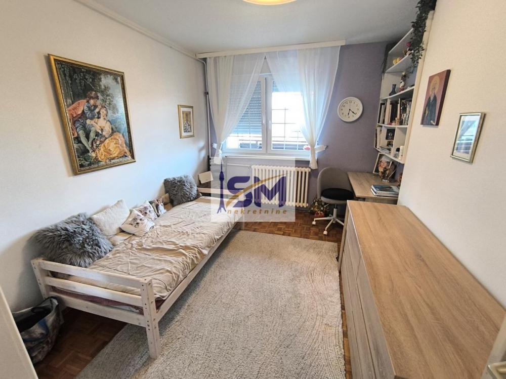 Stan na prodaju u Beogradu, Žarkovo, troiposoban, 135m2, cena 254000 evra