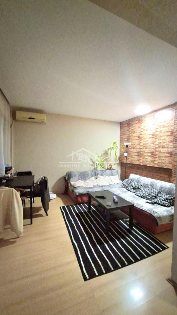 Stan na prodaju u Beogradu, Novi Beograd blok 45 (TC Enjub), jednosoban, 45m2, cena 157000 evra