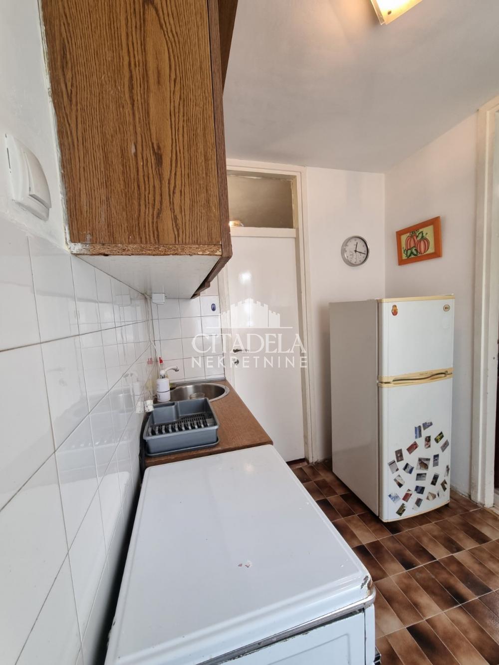 Stan na prodaju u Beogradu, Čukarica, jednoiposoban, 26m2, cena 82000 evra