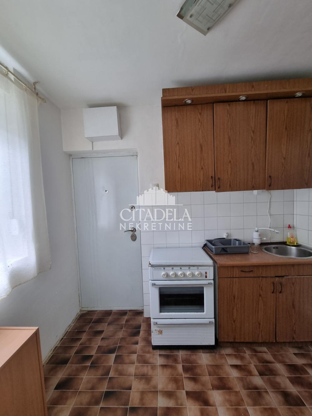 Stan na prodaju u Beogradu, Čukarica, jednoiposoban, 26m2, cena 82000 evra