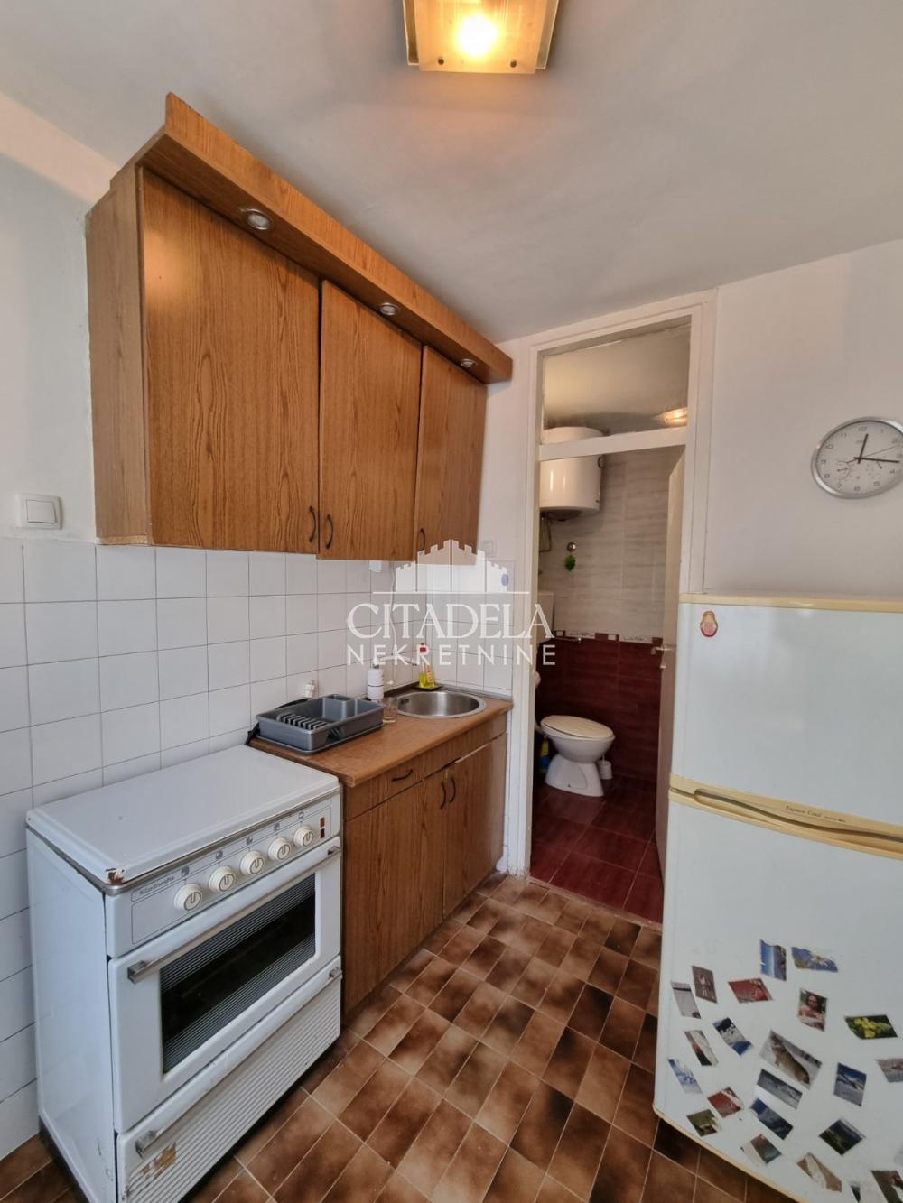 Stan na prodaju u Beogradu, Čukarica, jednoiposoban, 26m2, cena 82000 evra