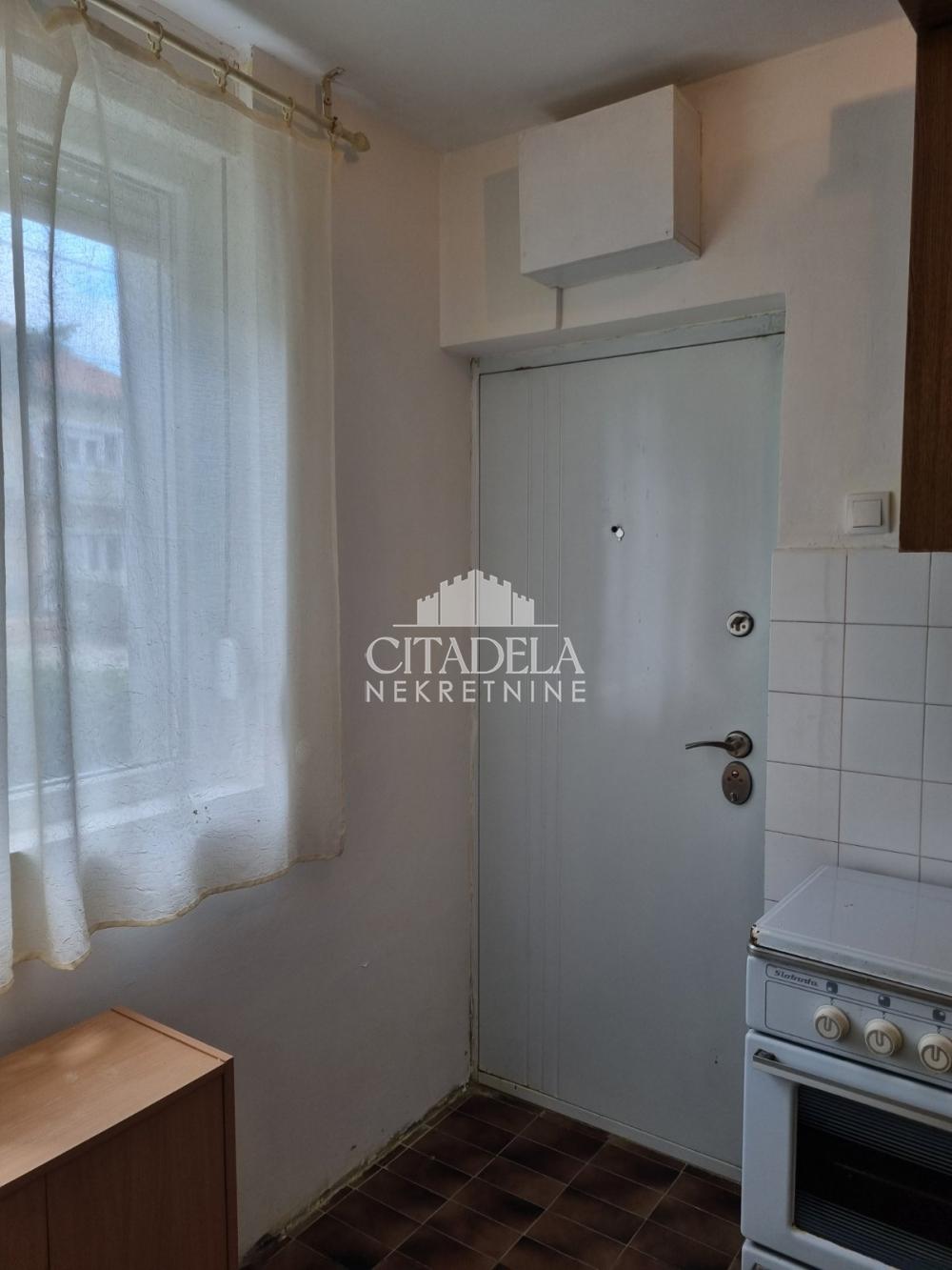 Stan na prodaju u Beogradu, Čukarica, jednoiposoban, 26m2, cena 82000 evra