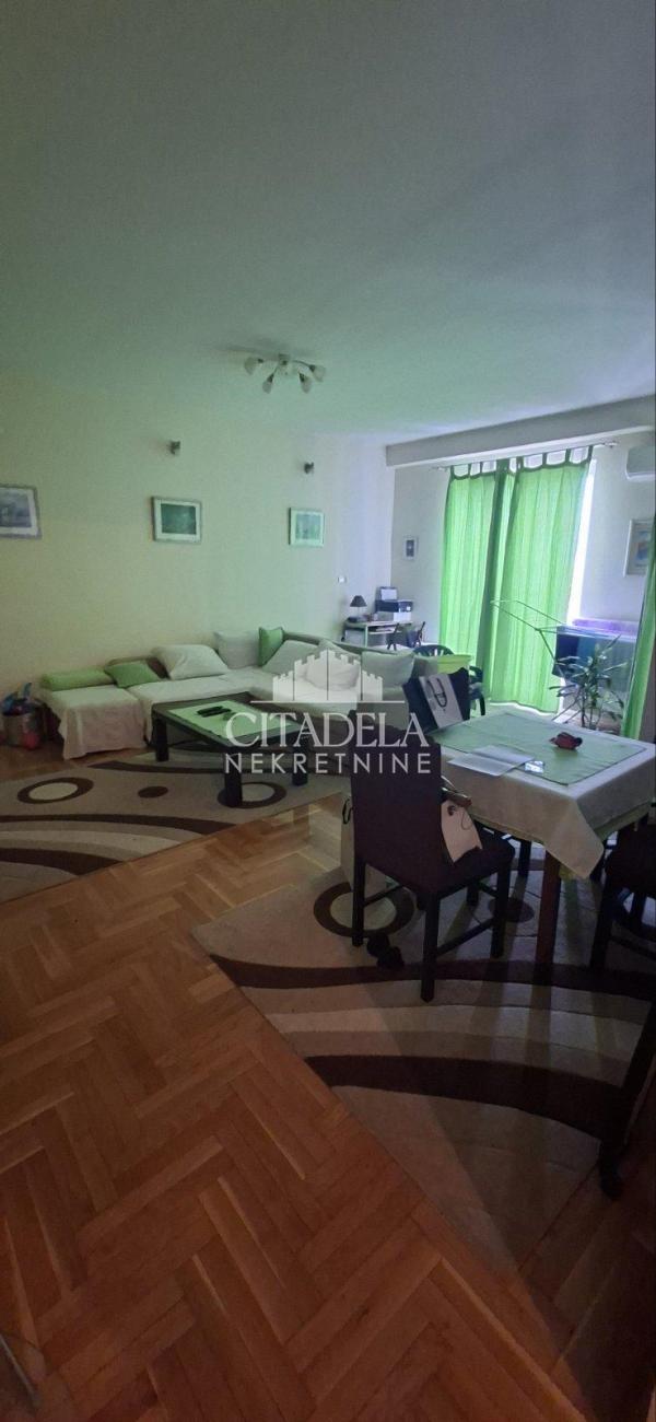 Stan na prodaju u Beogradu, Voždovac, jednoiposoban, 51m2, cena 180000 evra