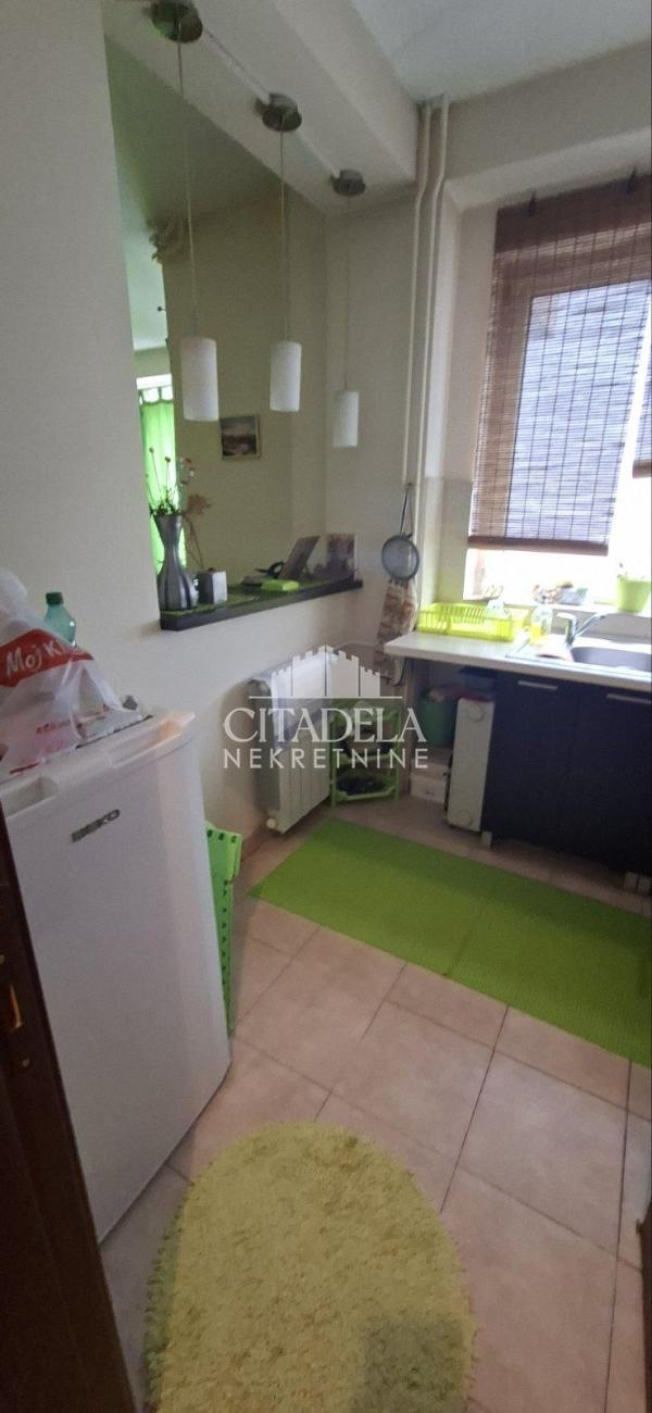 Stan na prodaju u Beogradu, Voždovac, jednoiposoban, 51m2, cena 180000 evra