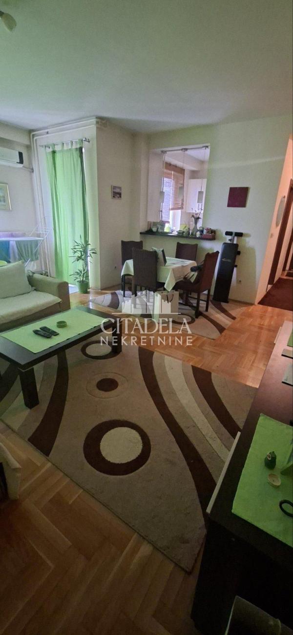 Stan na prodaju u Beogradu, Voždovac, jednoiposoban, 51m2, cena 180000 evra