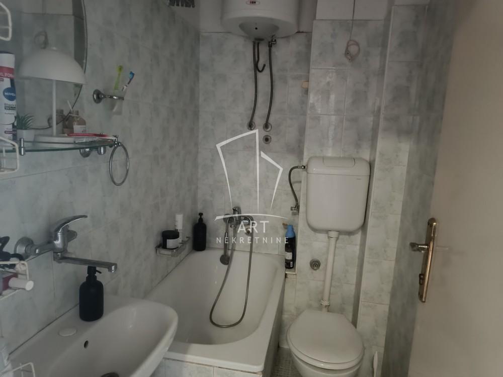 Stan na prodaju u Beogradu, Novi Beograd, jednoiposoban, 35m2, cena 160000 evra